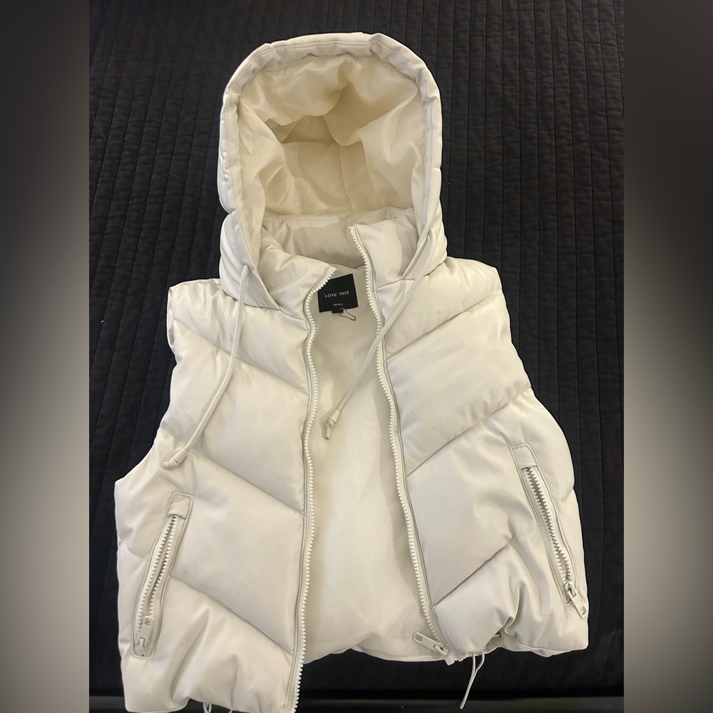 Crop beige vest